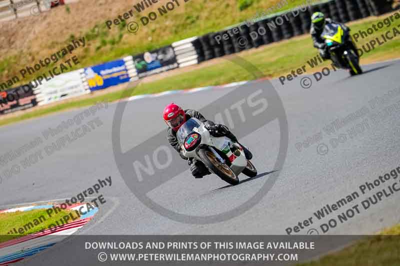 enduro digital images;event digital images;eventdigitalimages;mallory park;mallory park photographs;mallory park trackday;mallory park trackday photographs;no limits trackdays;peter wileman photography;racing digital images;trackday digital images;trackday photos